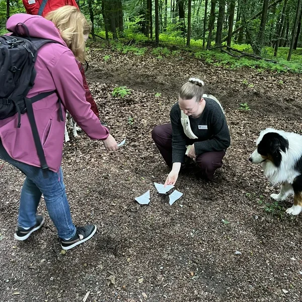 Spurensicherung auf der Krimitour mit Hund
